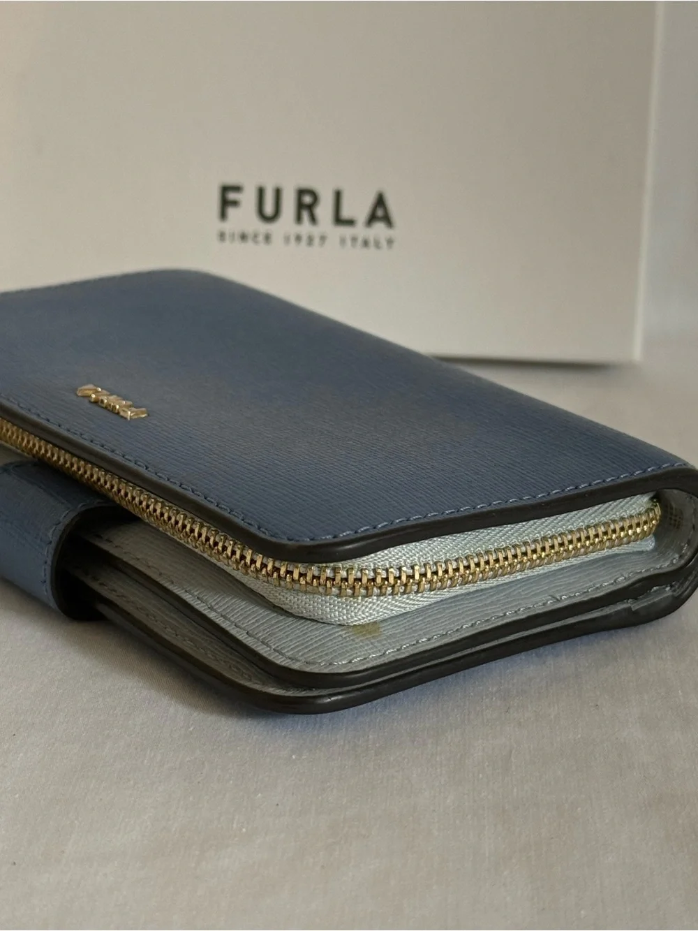 Furla Zip Around‎ Wallet Saffiano Leather Blue Bifold Card Case